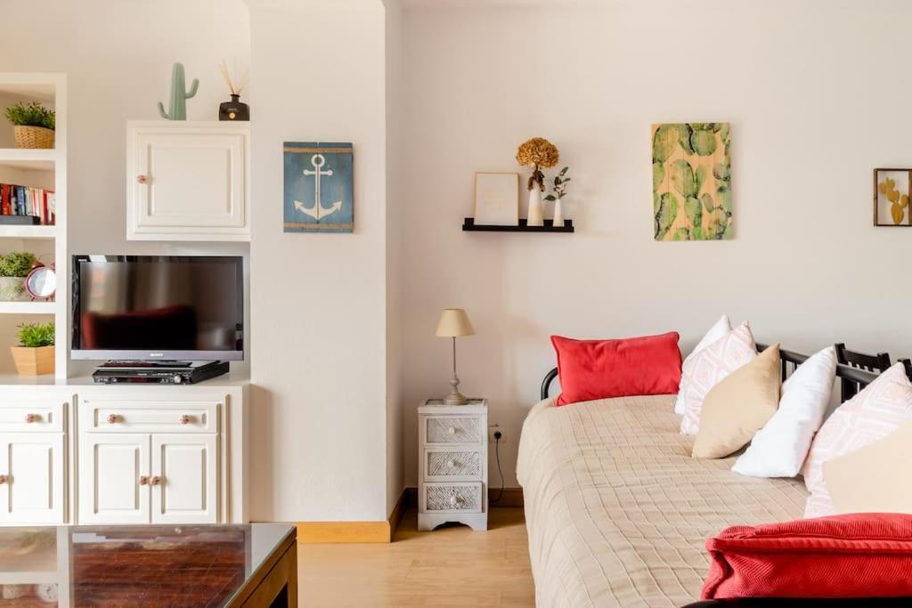 Casa De Las Flores - Apartamento Con Jardin Privado Frente A La Playa De Comillas Exterior photo