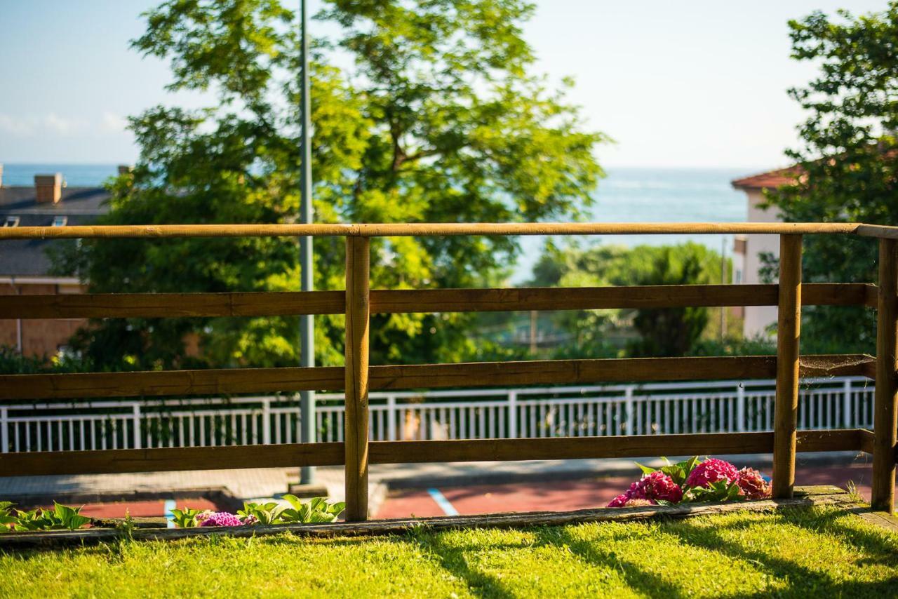 Casa De Las Flores - Apartamento Con Jardin Privado Frente A La Playa De Comillas Exterior photo