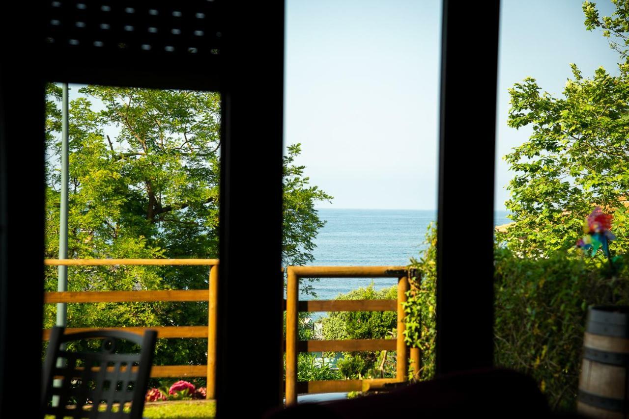 Casa De Las Flores - Apartamento Con Jardin Privado Frente A La Playa De Comillas Exterior photo